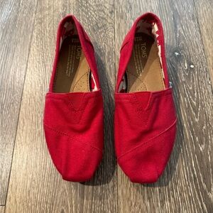 Tom’s Red women’s slip on shoe 7.5